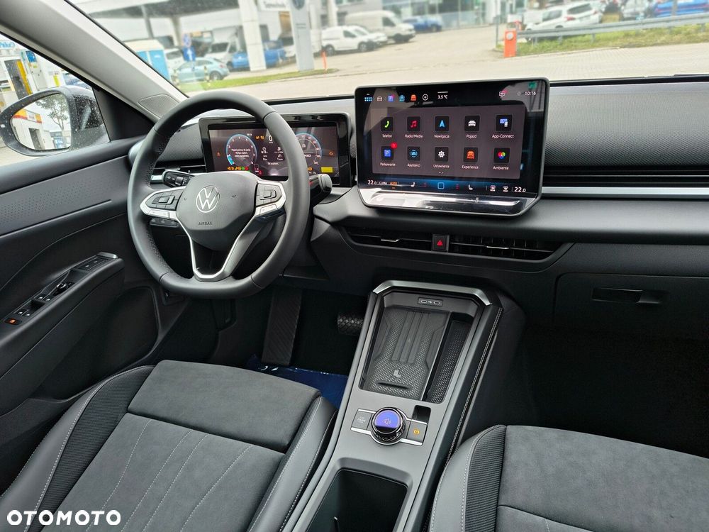 Volkswagen T-Roc - 13