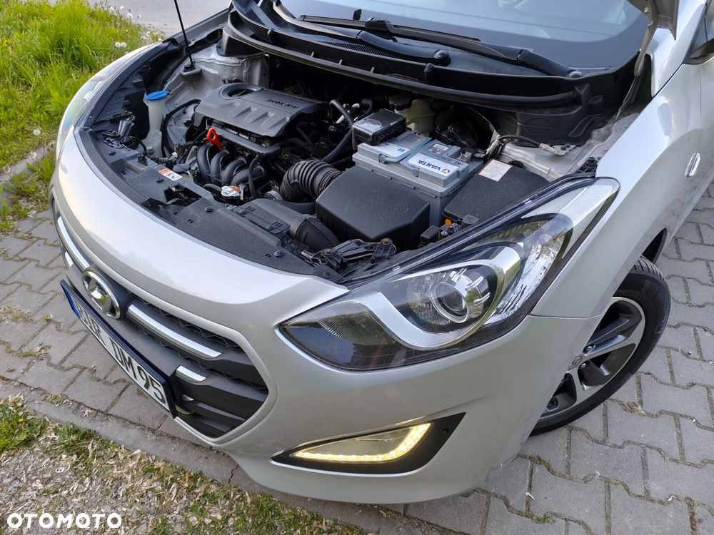 Hyundai i30 blue 1.4 YES Silver - 19