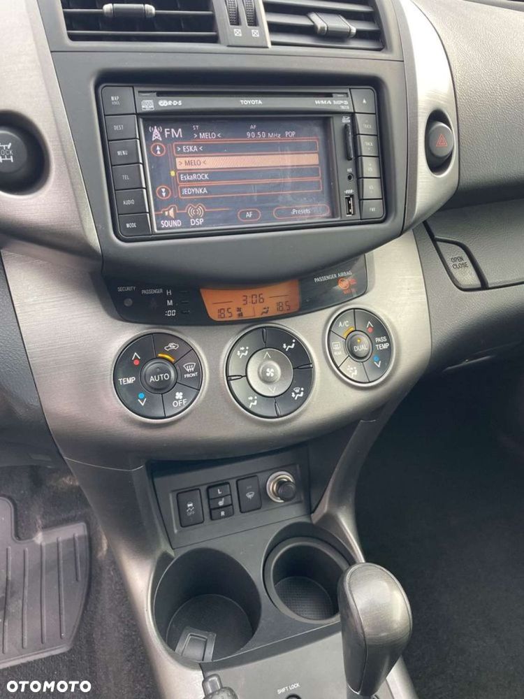 Toyota RAV4 2.0 VVT-i Premium MS - 24