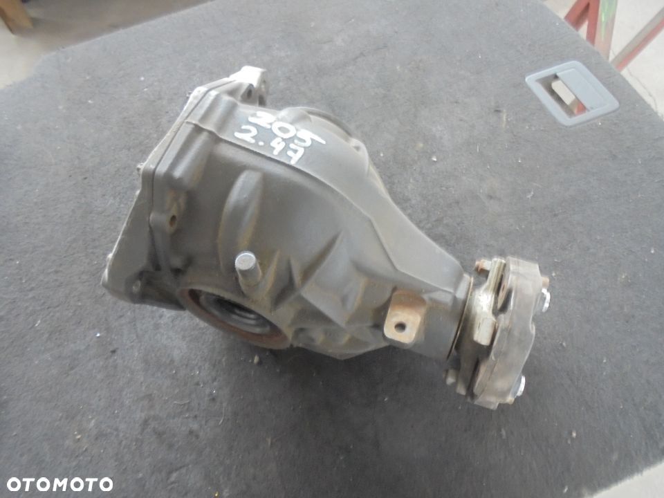 MERCEDES C KLASA W205 MOST DYFER TYL TYLNY 220 CDI - 1