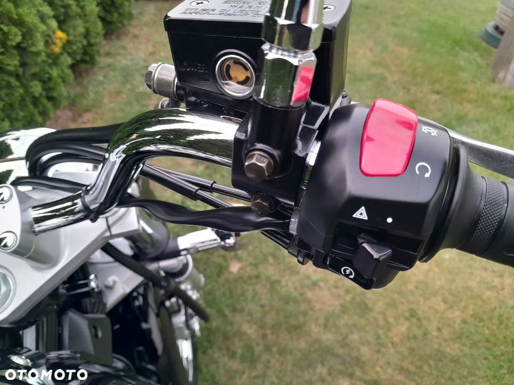 Suzuki Intruder - 23