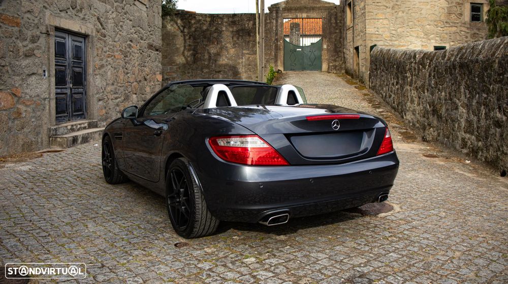 Mercedes-Benz SLK 200 (BlueEFFICIENCY) CarbonLOOK Edition - 26