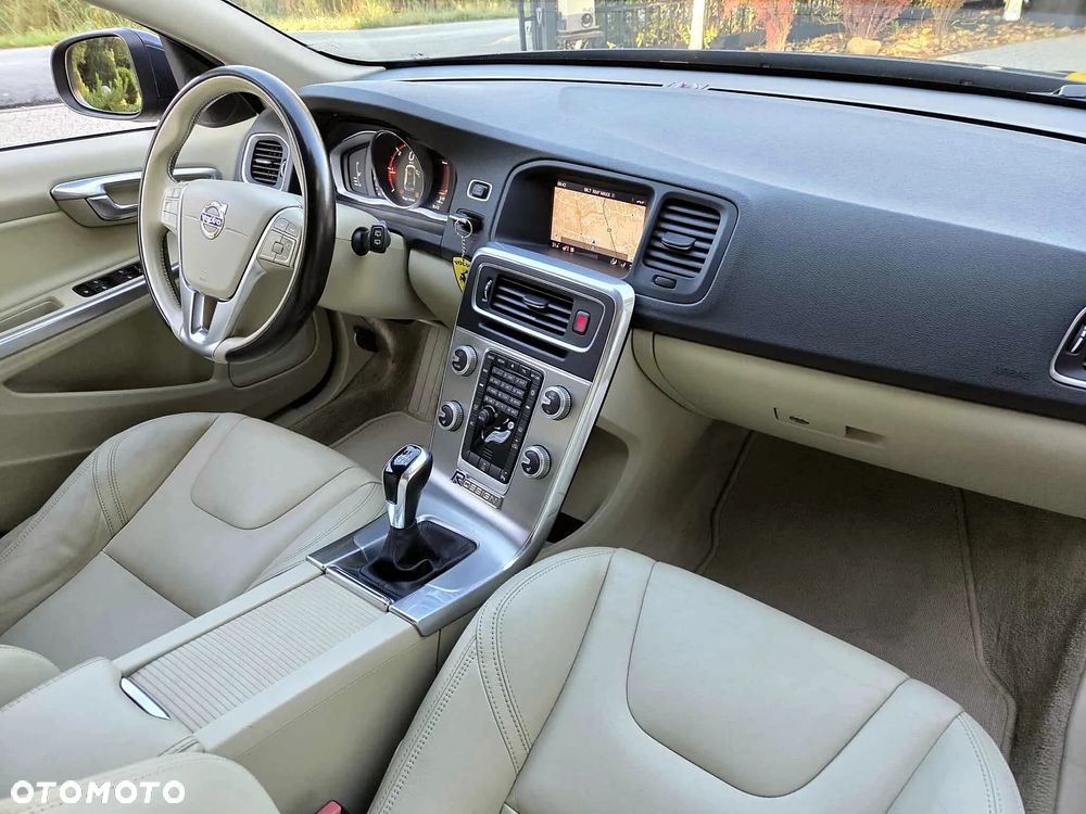 Volvo V60 D2 Summum - 7