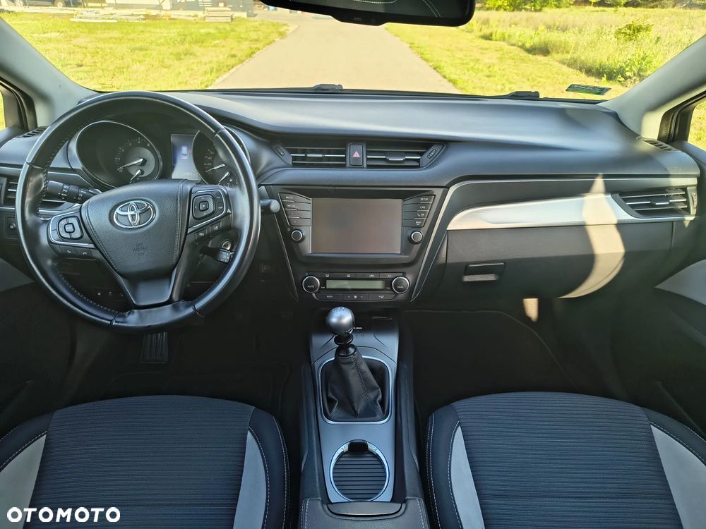 Toyota Avensis 1.8 Active - 5