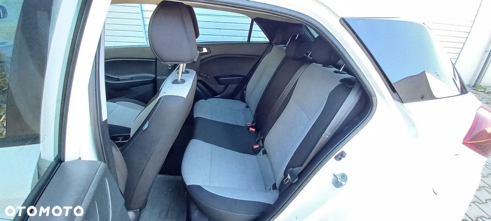 Hyundai i20 1.1 CRDi Comfort - 8