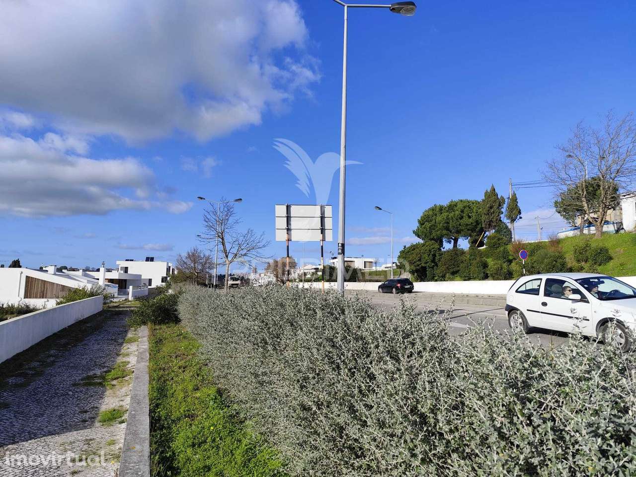 Terreno com projecto aprovado - Grande imagem: 2/14