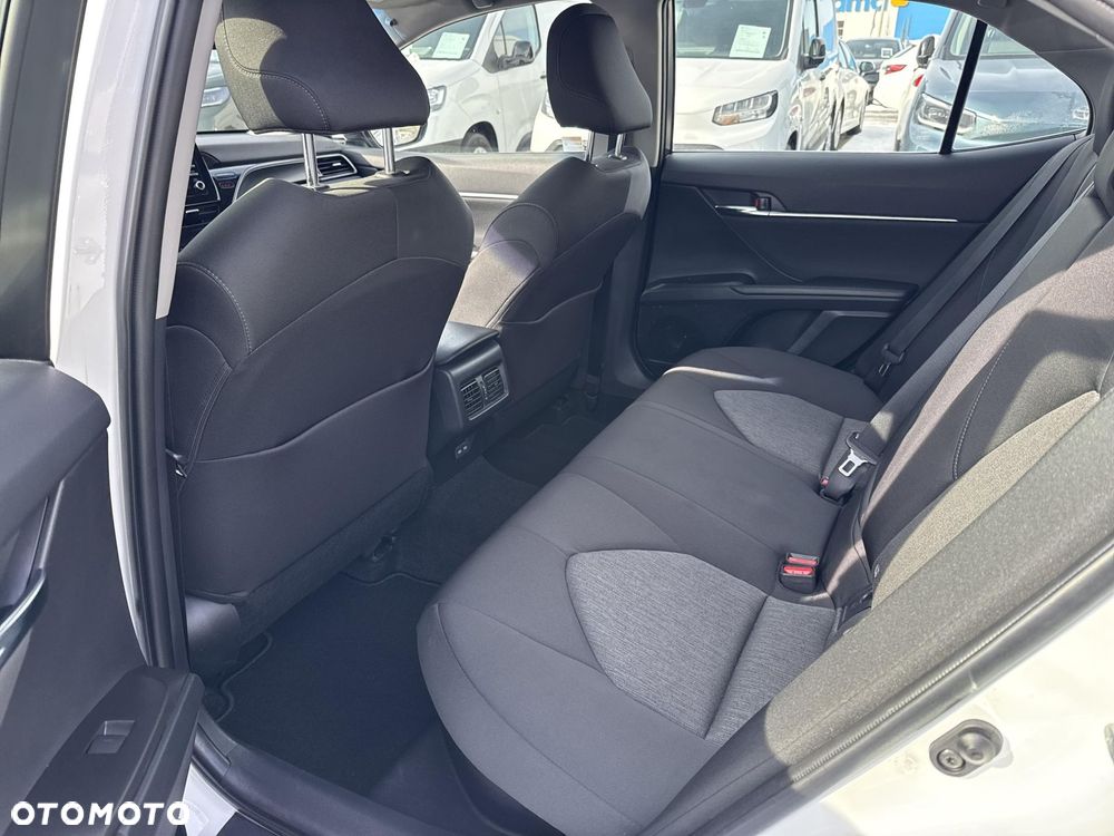 Toyota Camry 2.5 Hybrid Comfort CVT - 12