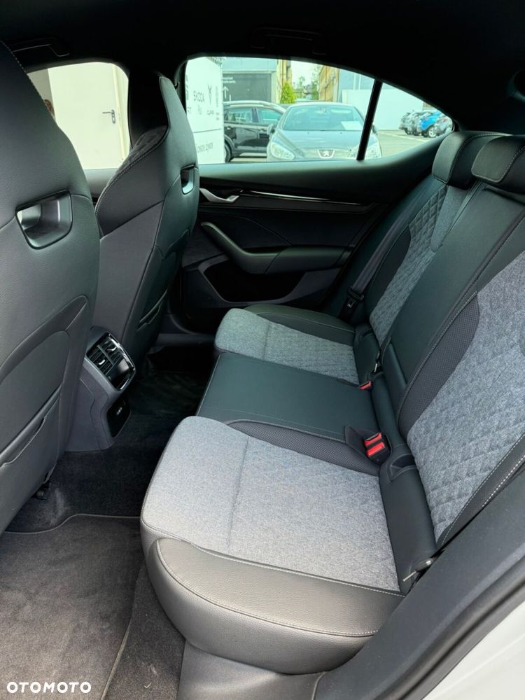 Skoda Octavia 1.5 TSI mHEV Sportline DSG - 30