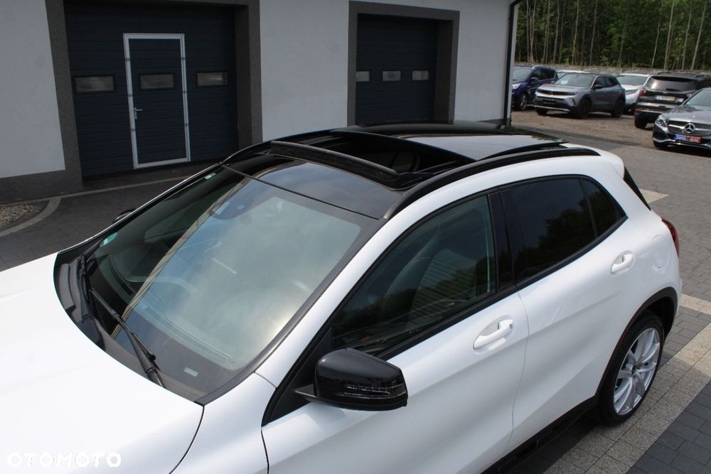 Mercedes-Benz GLA - 15
