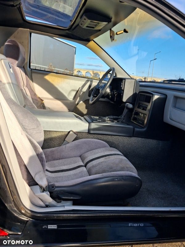 Pontiac Fiero - 7