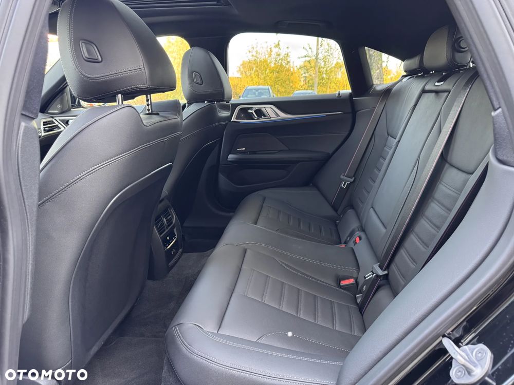 BMW Seria 4 M440i xDrive mHEV - 15