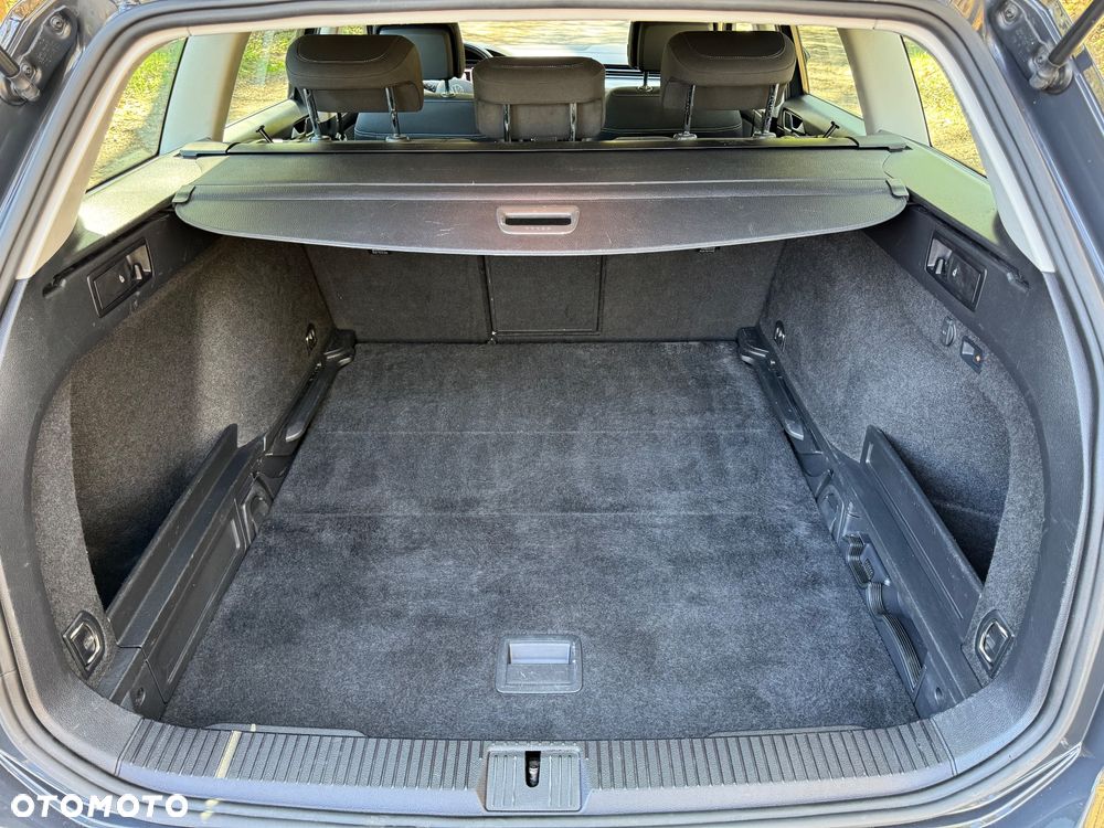 Volkswagen Passat 2.0 TDI SCR DSG Business - 34