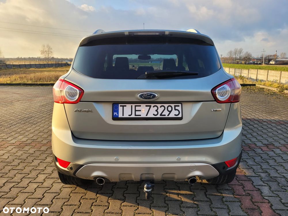 Ford Kuga 2.0 TDCi 2x4 Titanium - 29