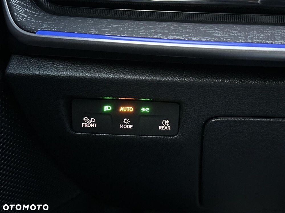 Skoda Superb 2.0 TDI SCR Selection DSG - 18