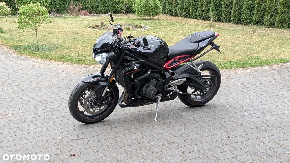 Triumph Street Triple - 1