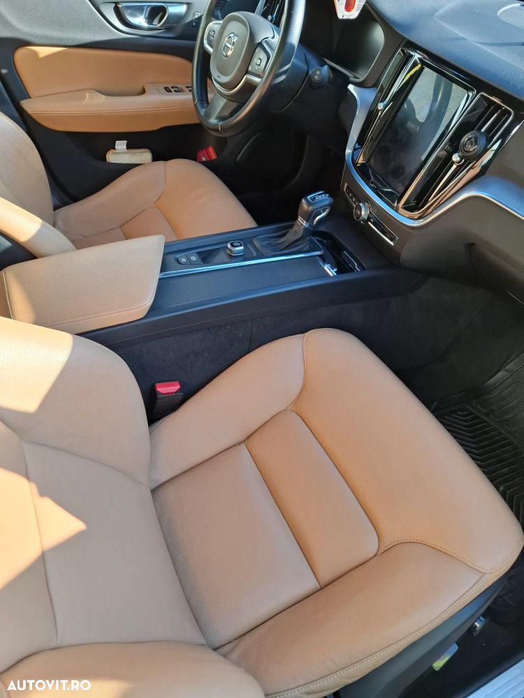 Volvo V60 D3 R-Design - 3