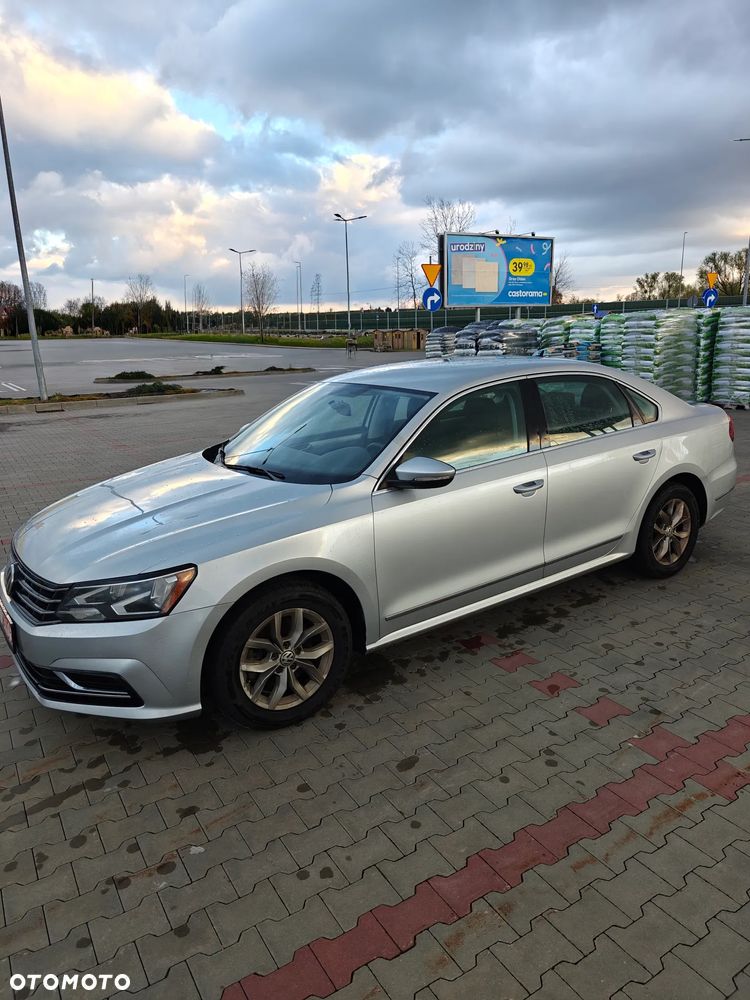 Volkswagen Passat 1.8 TSI (BlueMotion Technology) DSG Comfortline - 1