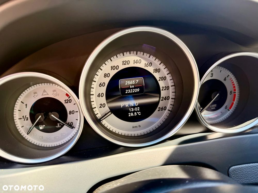 Mercedes-Benz Klasa C 250 CDI BlueEff Sport - 17
