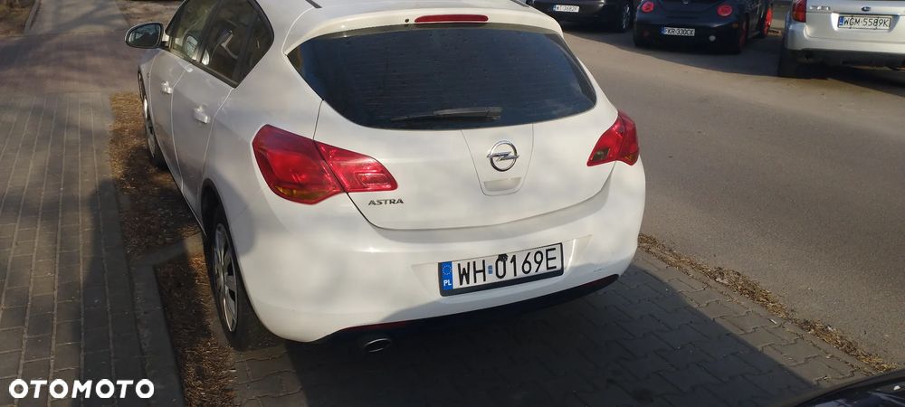 Opel Astra 1.4 Turbo - 4