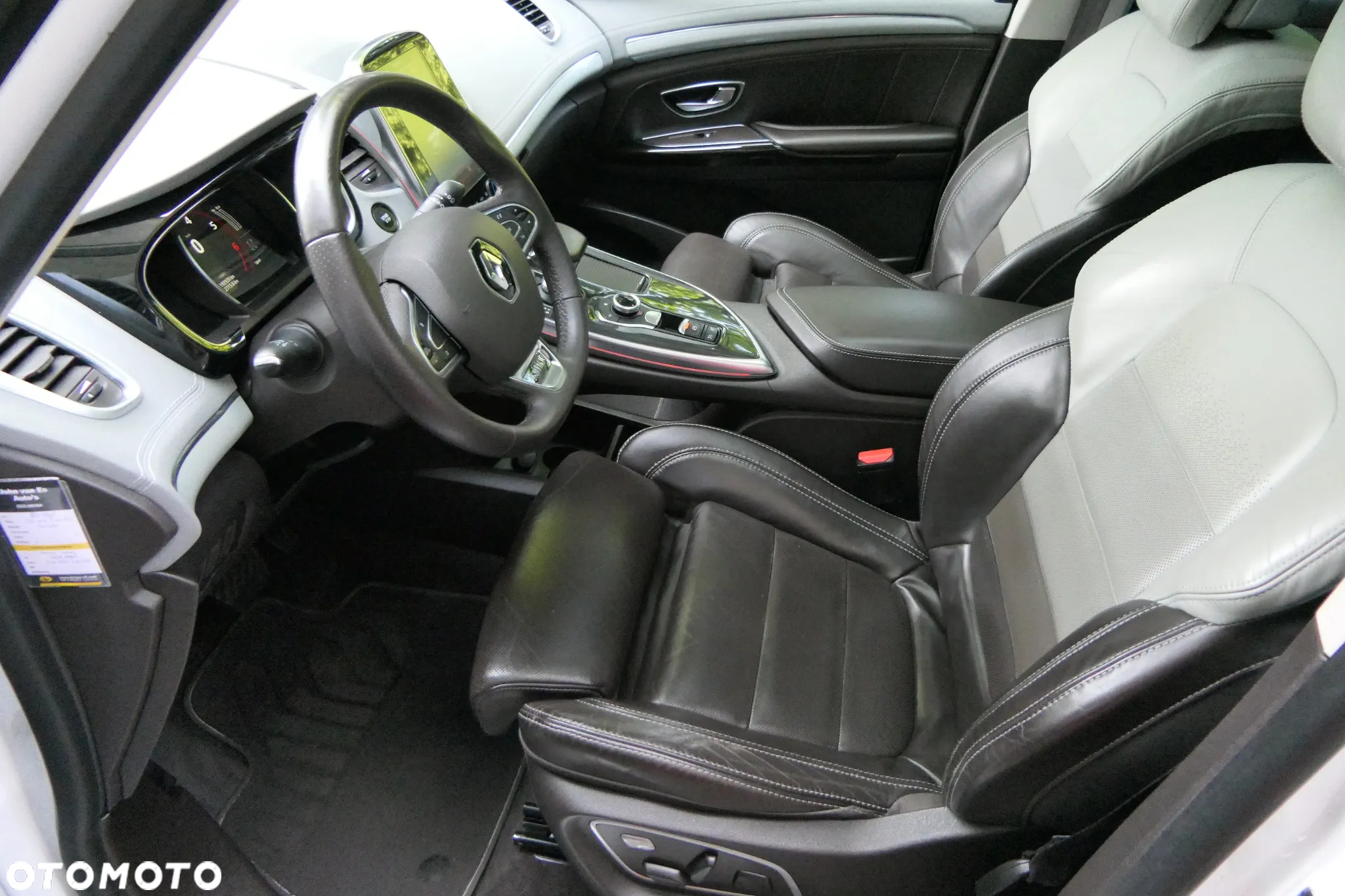 Renault Espace 1.6 TCE Initiale Paris EDC 7os - 20