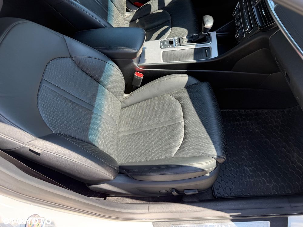 Kia Optima Plug-in Hybrid - 24
