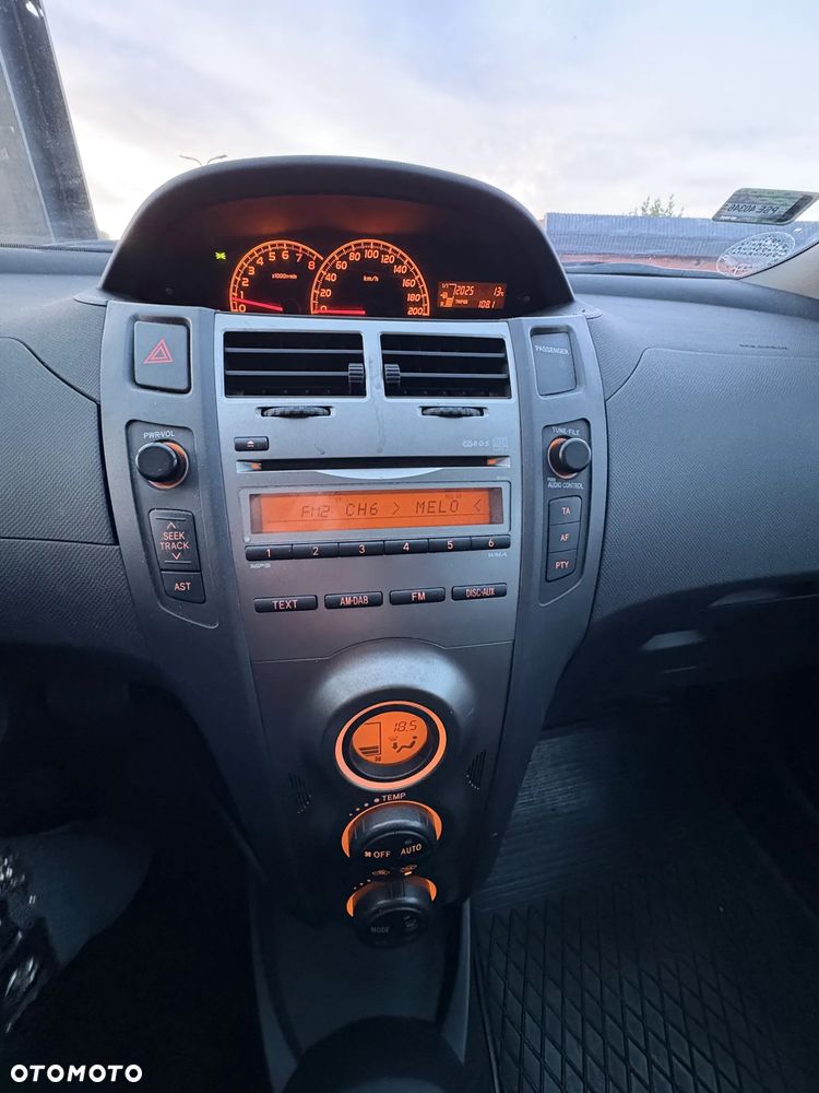 Toyota Yaris 1.33 Sol - 21