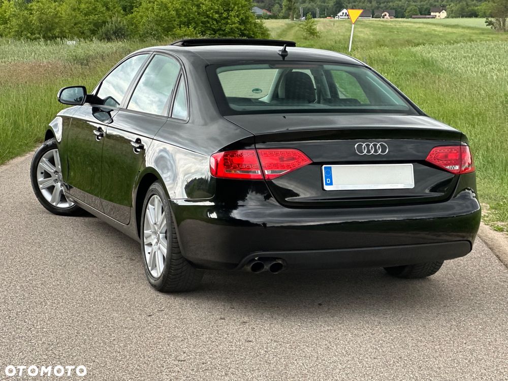 Audi A4 Limousine - 13