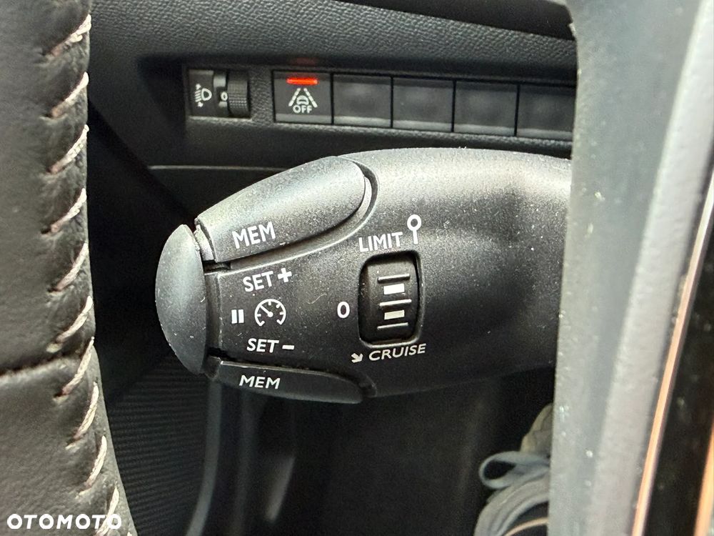 Peugeot 2008 1.2 PureTech Active S&S - 22