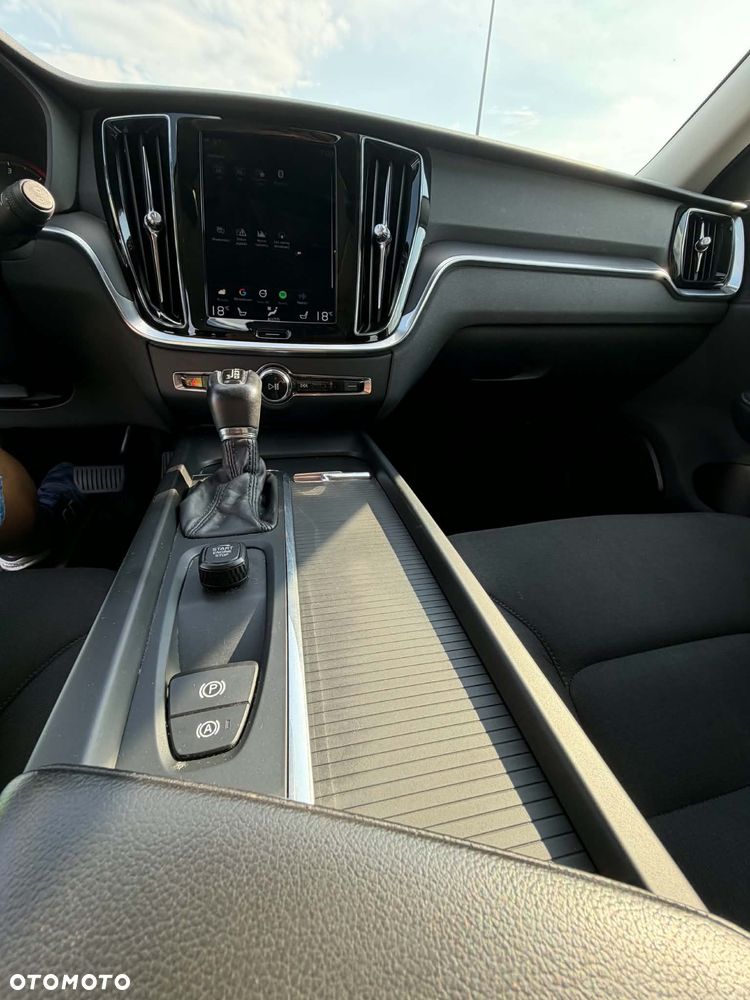 Volvo V60 D3 Momentum - 11
