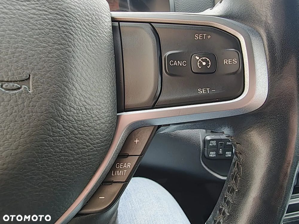 RAM 1500 Quad Cab Longbed Bighorn - 24