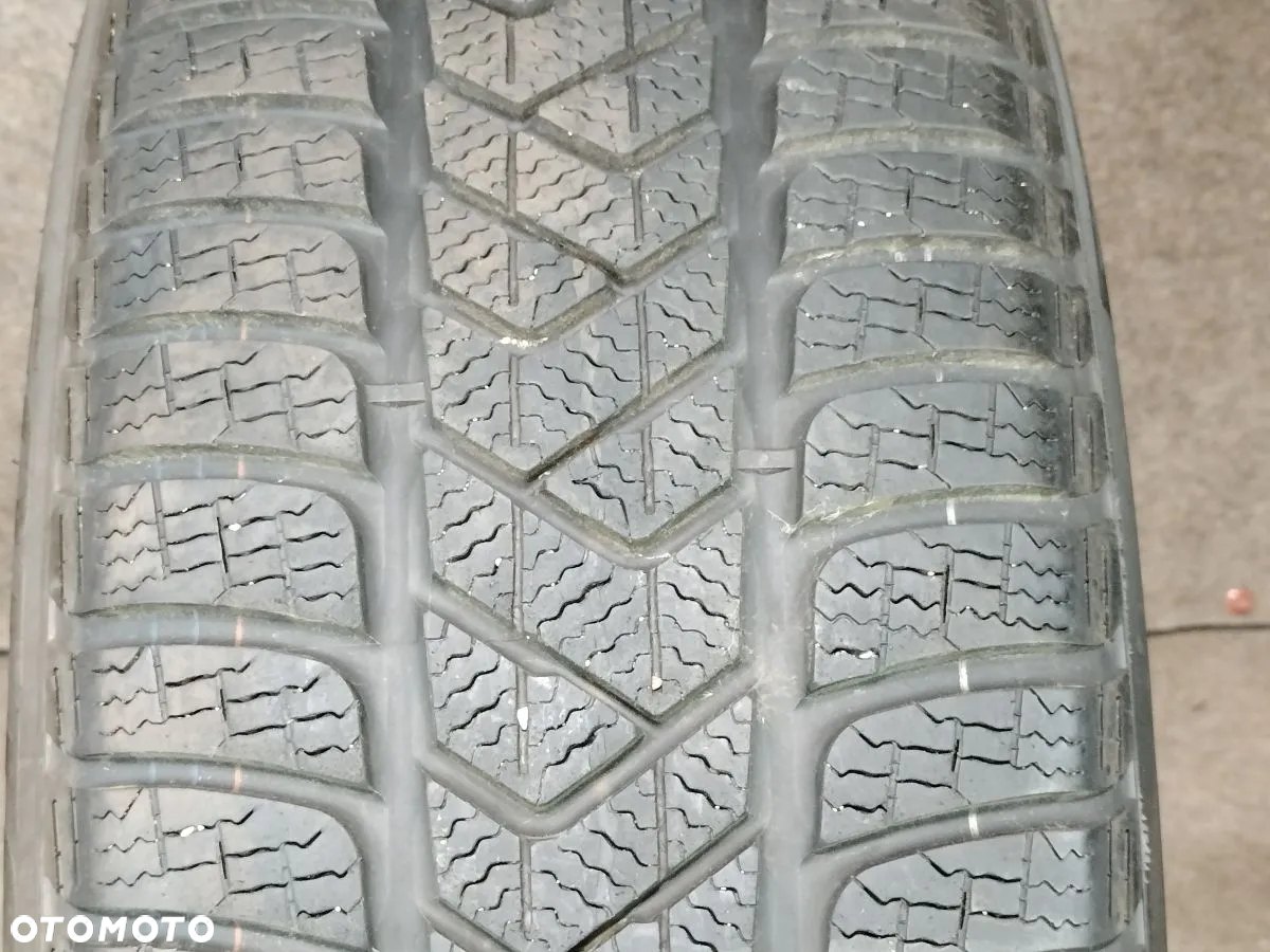 OPONA OPONY Zimowe Pirelli 225/50 R18 - 13