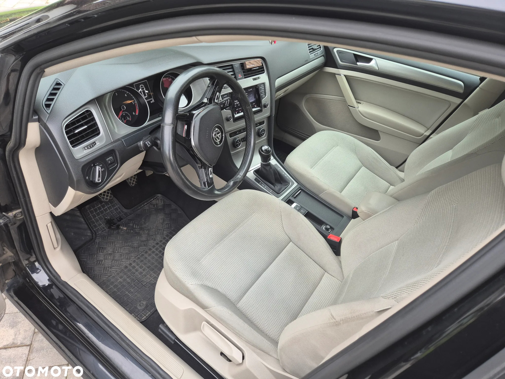 Volkswagen Golf VI 1.6 TDI BlueMot Trendline - 12