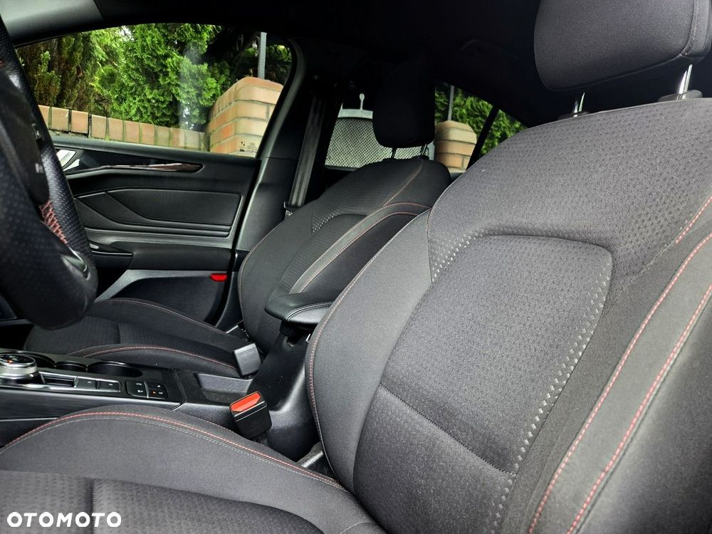 Ford Focus 1.5 EcoBoost ST-Line - 10