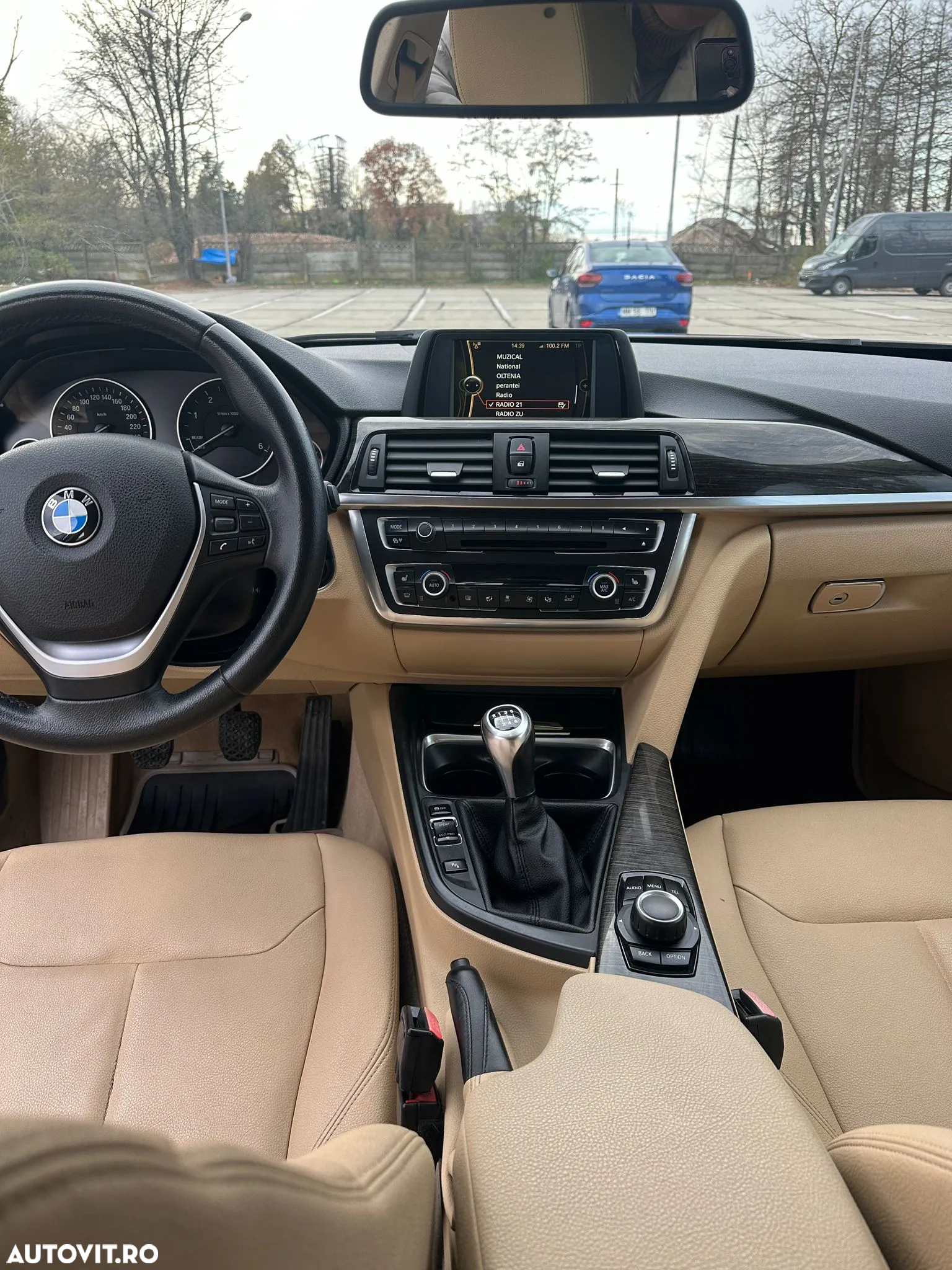 BMW Seria 3 318d xDrive - 9