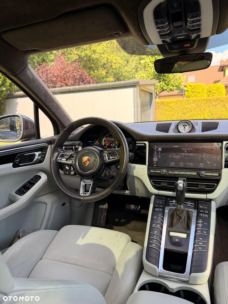 Porsche Macan Turbo - 15
