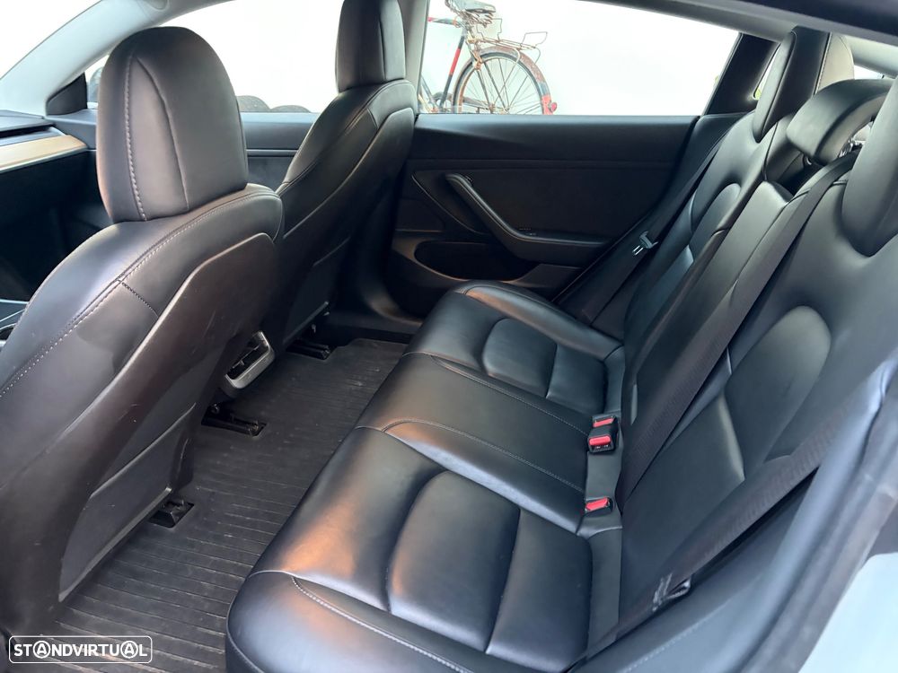 Tesla Model 3 Standard Range Plus RWD - 4
