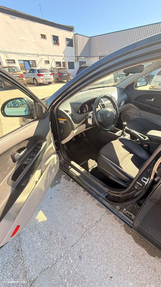 Kia Ceed 1.6 CRDi LX - 16