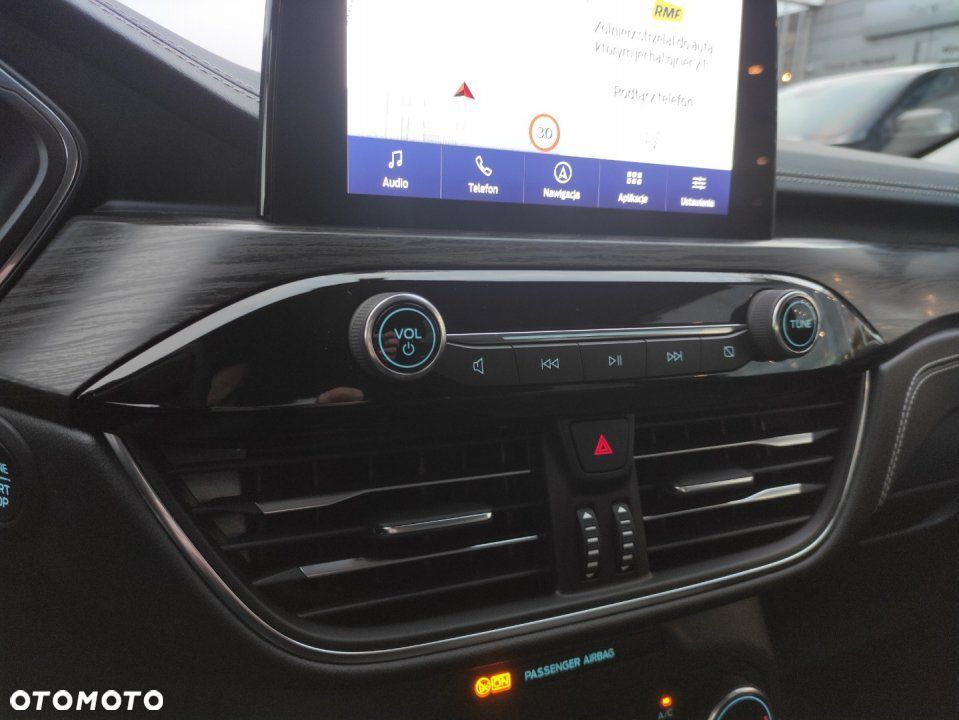 Ford Kuga - 25