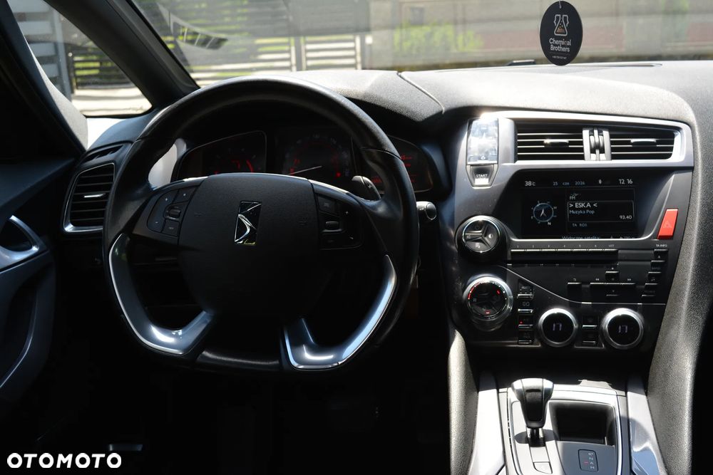 Citroën DS5 e-HDi 115 EGS6 Chic - 19