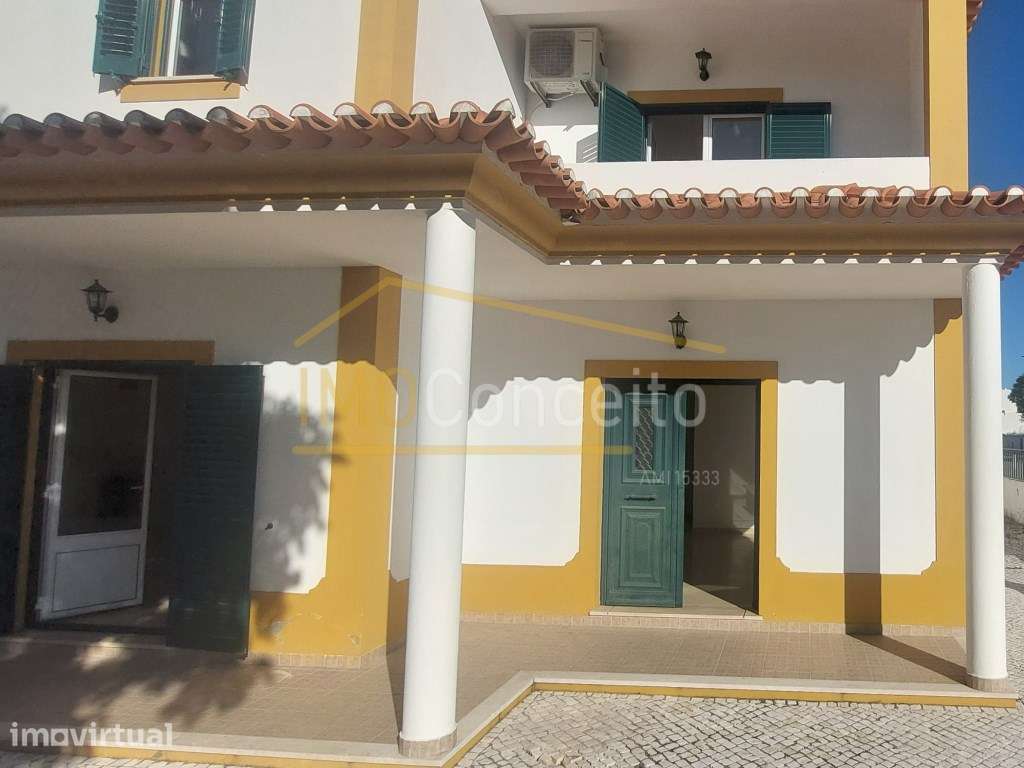 Moradia T4 Unifamiliar|| Garagem|| Entroncamento || Zona do Bonito - Grande imagem: 2/56
