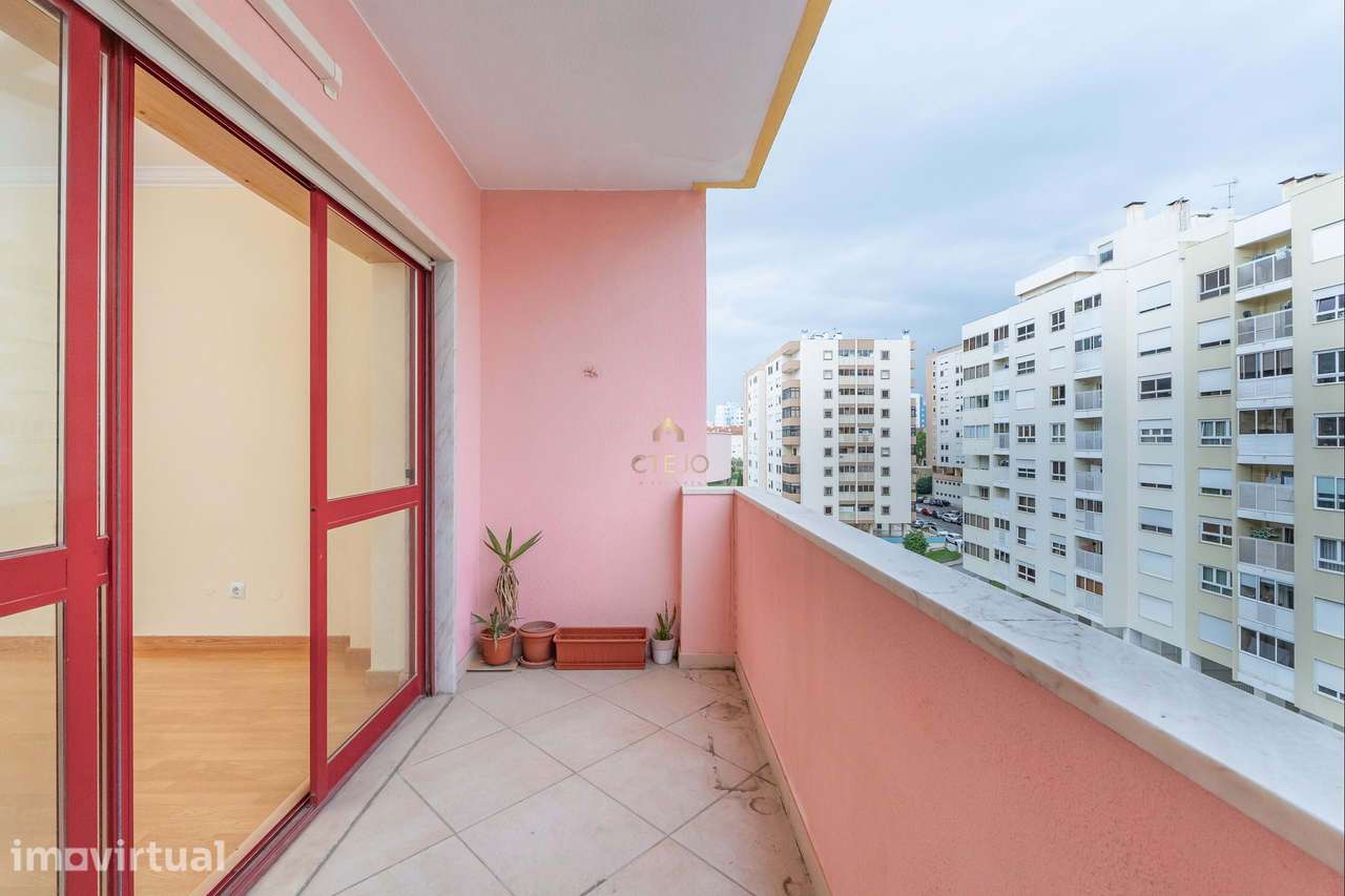 T3 COM GARAGEM E VISTA RIO - Grande imagem: 2/32