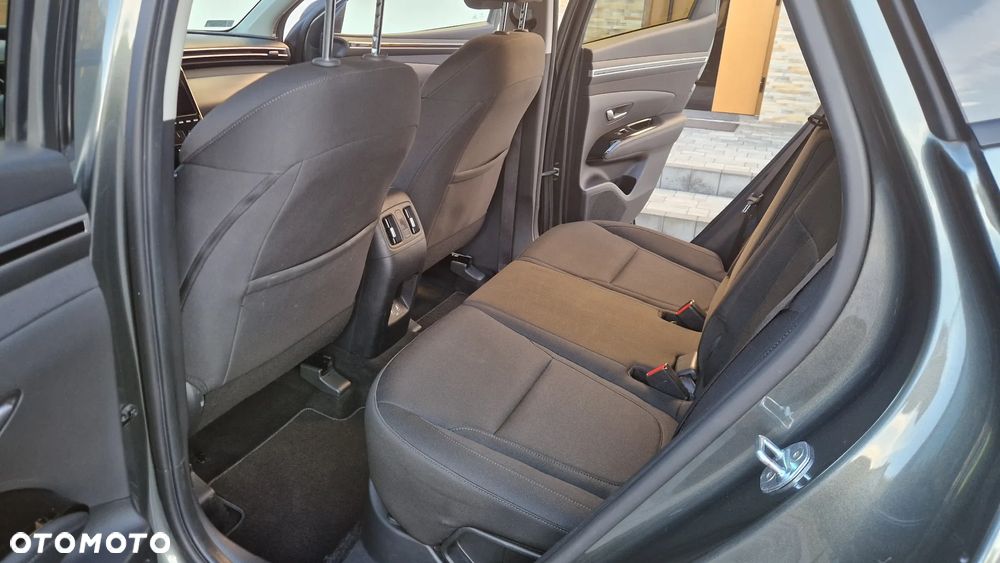 Hyundai Tucson 1.6 T-GDi HEV Executive 2WD - 29