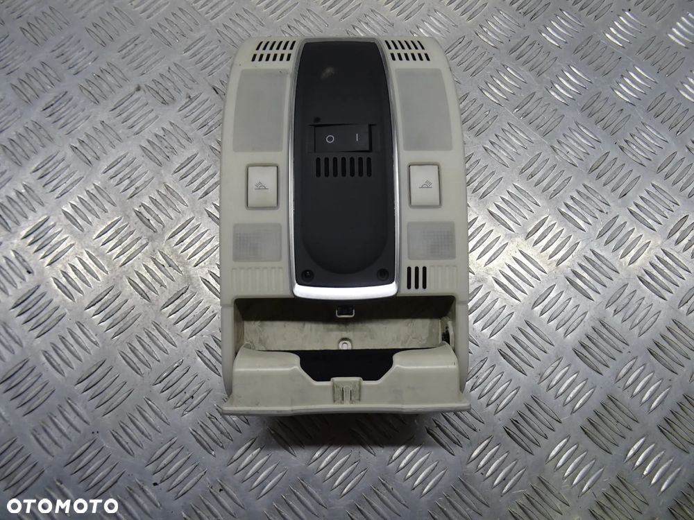 AUDI A6 C6 KOMBI 04-07 4.2 V8 LAMPKA OŚWIETLENIE KABINY 4F0951177 - 3