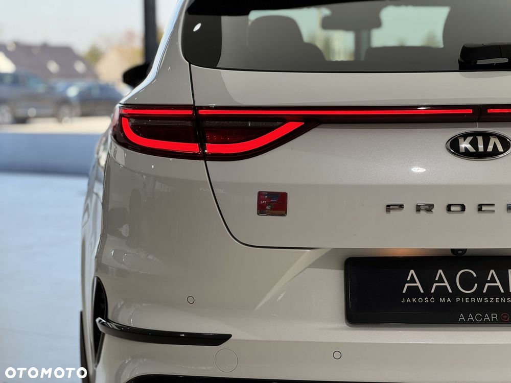 Kia ProCeed - 38