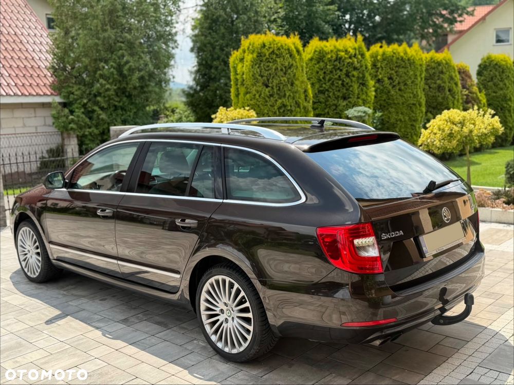 Skoda Superb 2.0 TDI 4x4 L&K DSG - 5