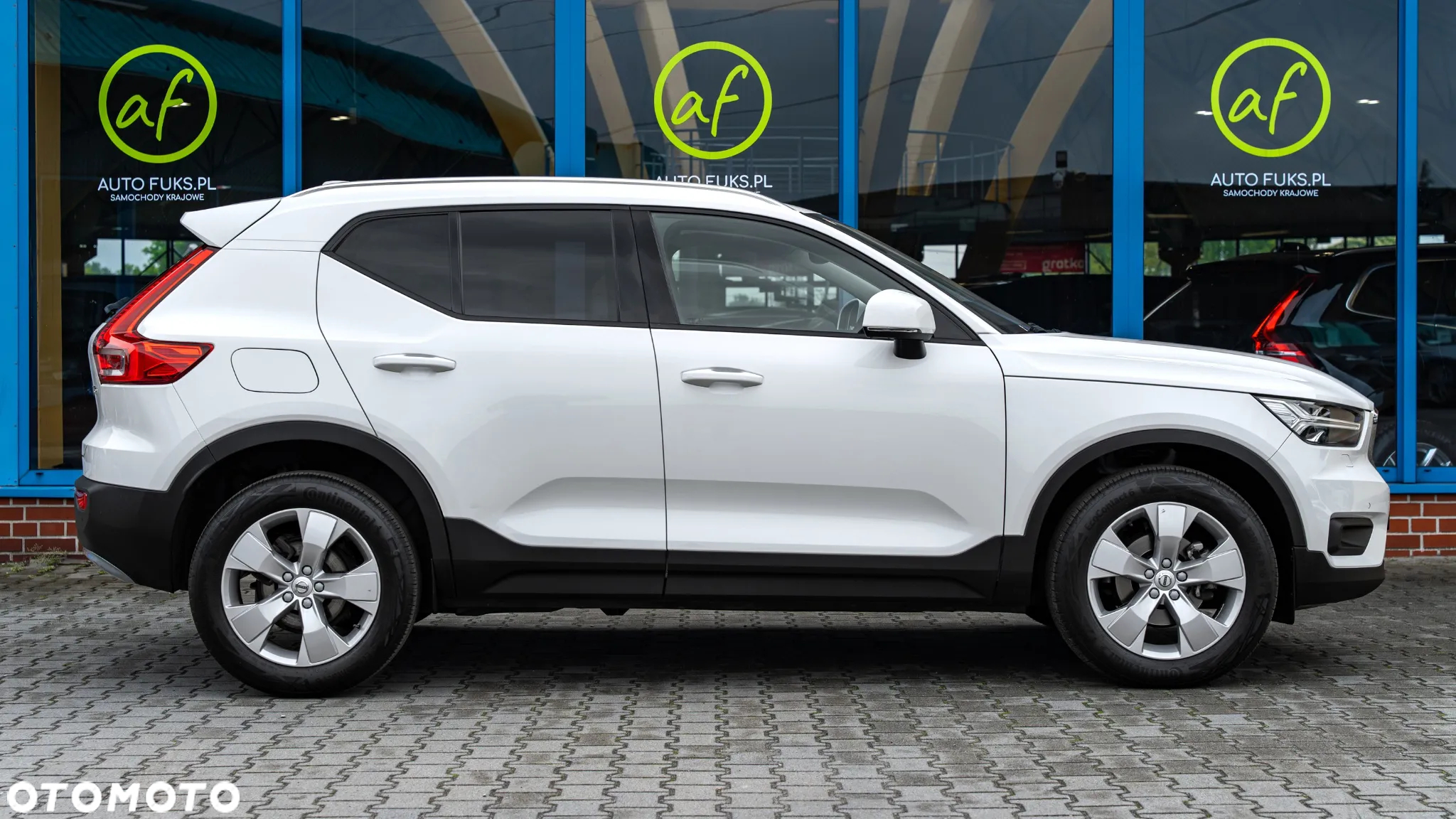Volvo XC 40 T3 Momentum Pro - 11