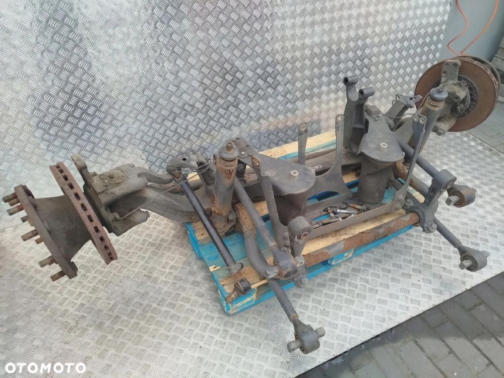 OŚ SKRĘTNA DAF CF 106 LIFT ANGLIK 1942907 - 2