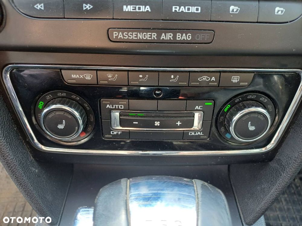 PANEL NAWIEWU SKODA SUPERB II - 1