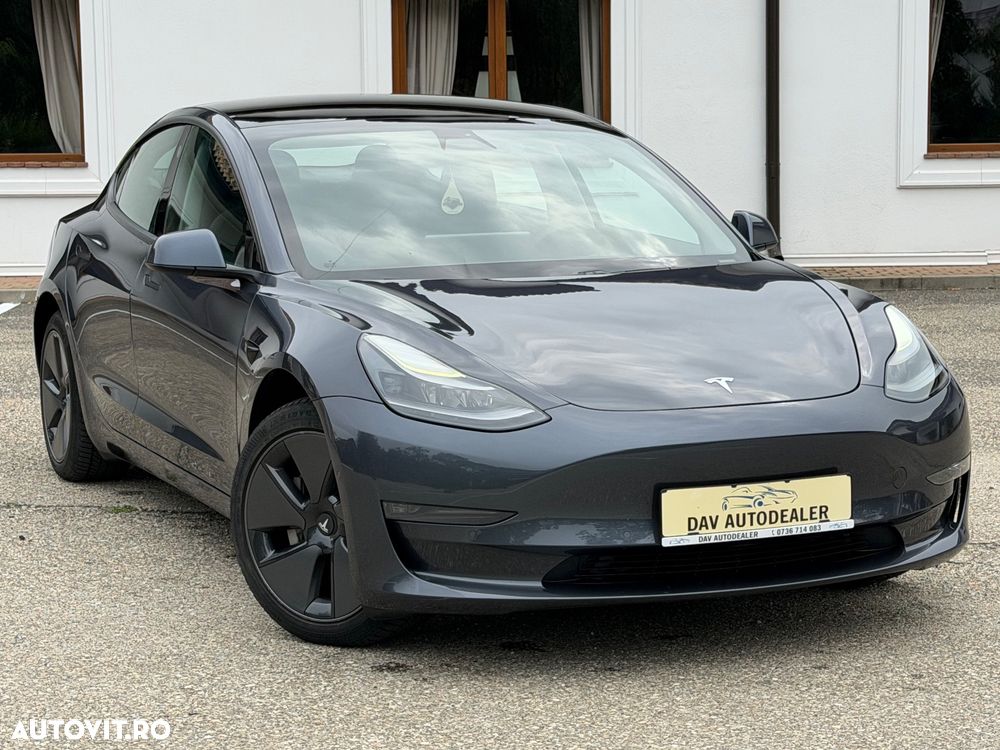 Tesla Model 3 - 10