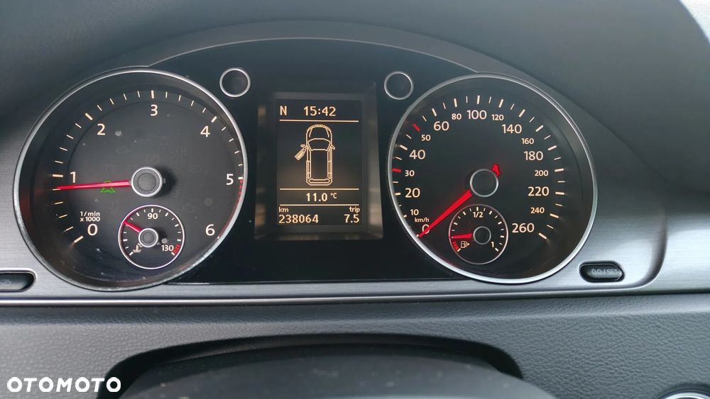 Volkswagen Passat 2.0 TDI Highline - 21